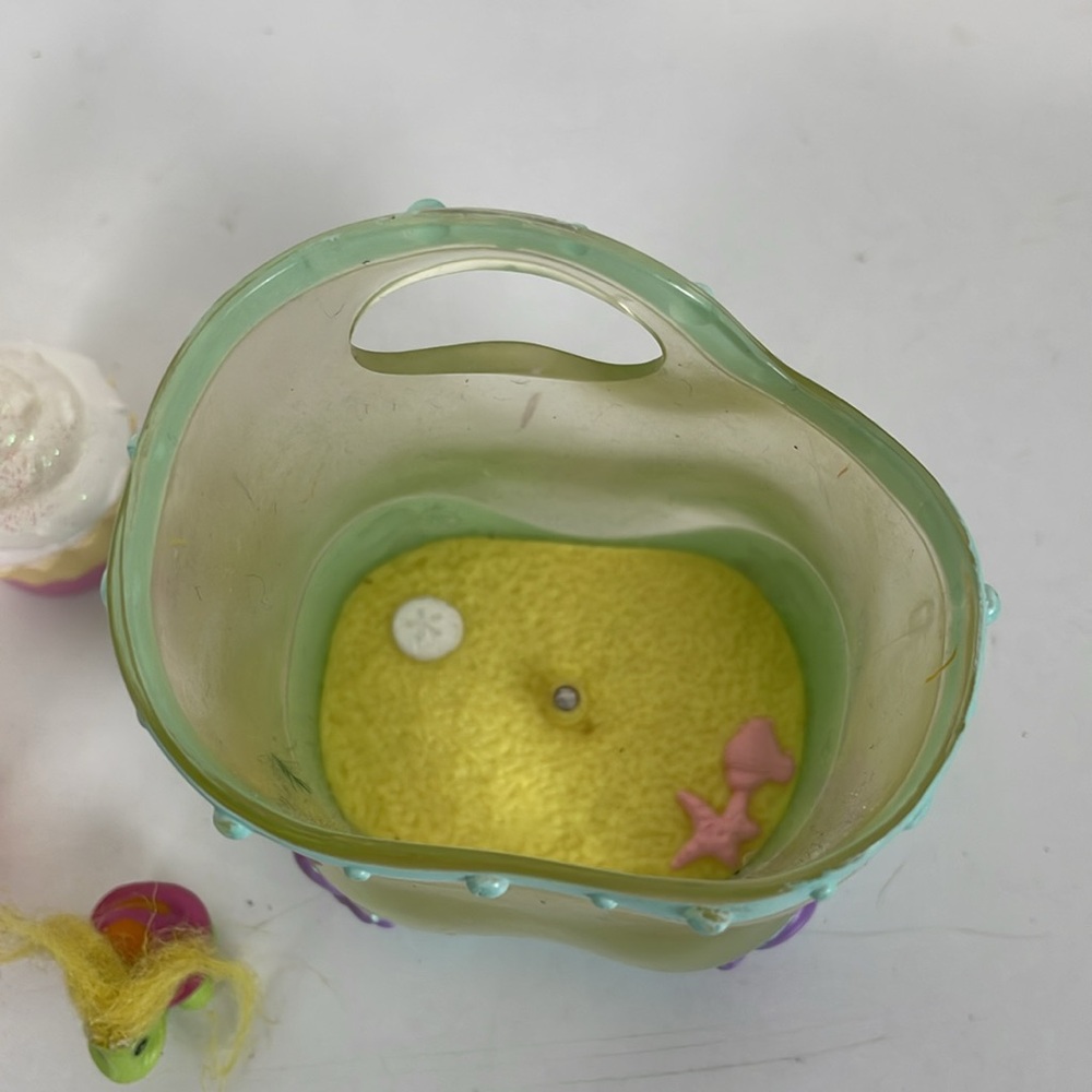 Misc. Littlest Pet Shop Toys LPS Aquarium Turtle Cow Cupcake Animals Keychains - Picture 2 of 6